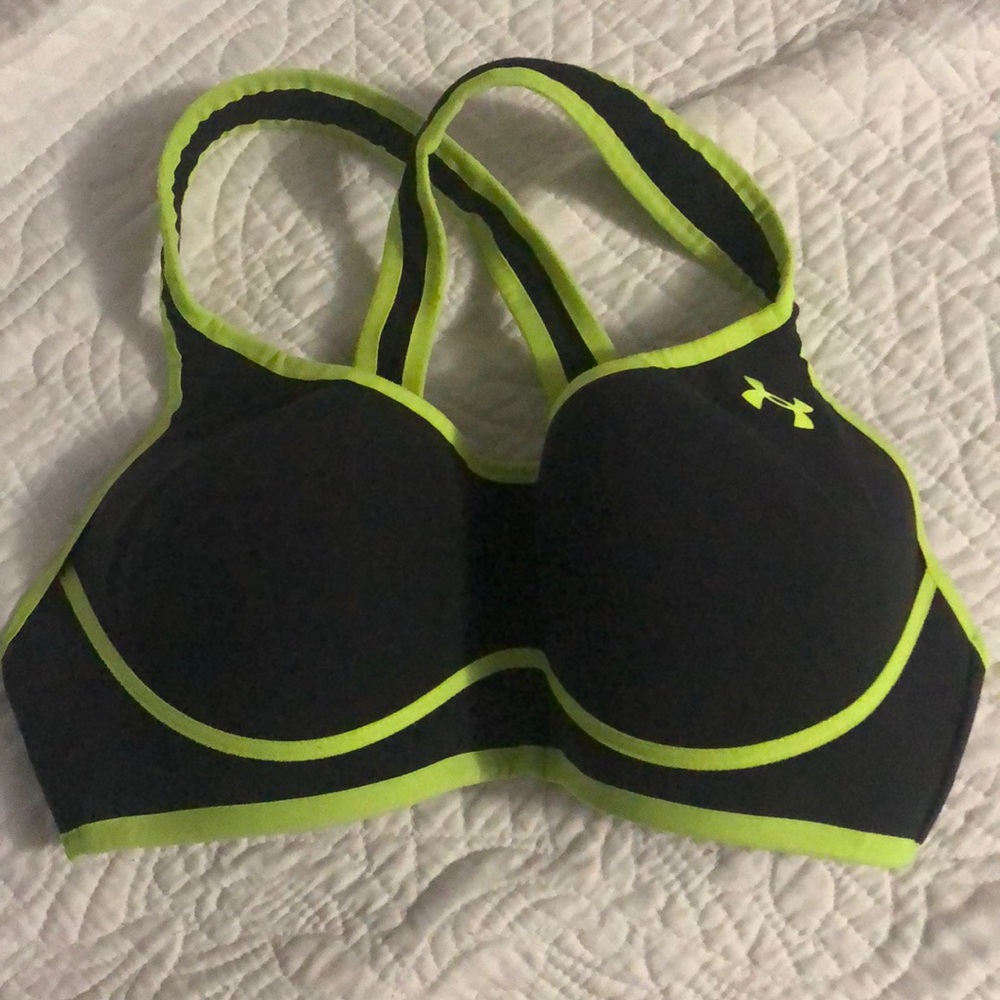 UNDER ARMOUR | Sports Bra